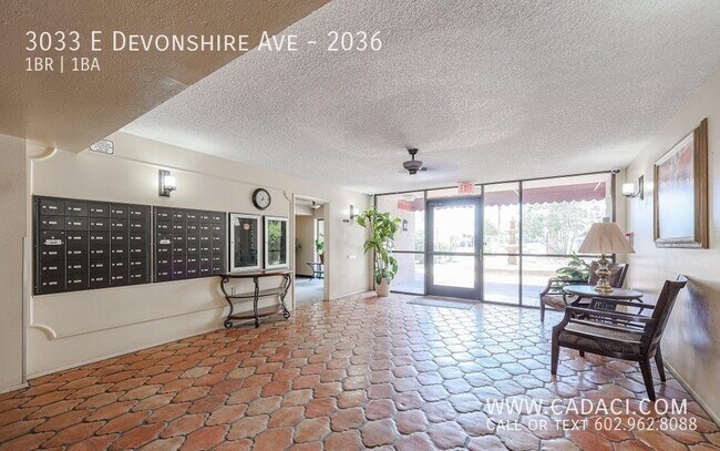 Building Photo - 3033 E Devonshire Ave