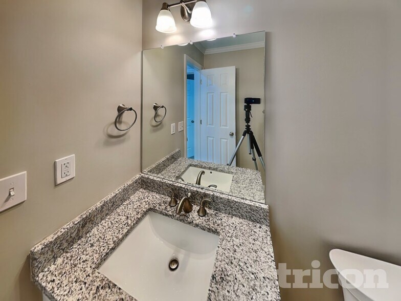 Building Photo - 6745 Biscayne