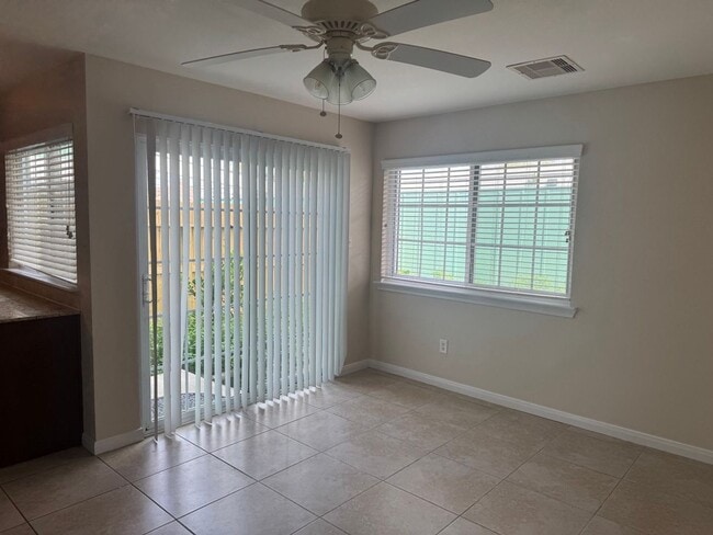 Building Photo - Nice 2 story townhome for rent in quiet ne...