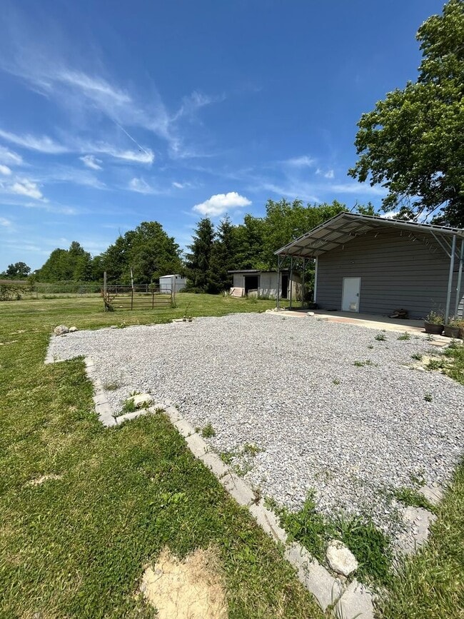 Building Photo - Charming Rural Retreat in Richwood- Fiber Internet Included!