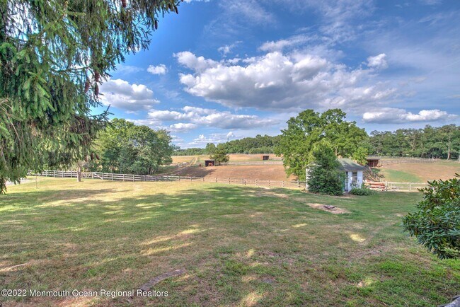 Building Photo - 284 Millstone Rd
