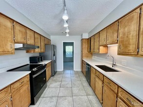Building Photo - 5934 W Shore Dr