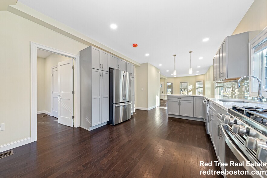 Building Photo - 62 Bradbury Ave