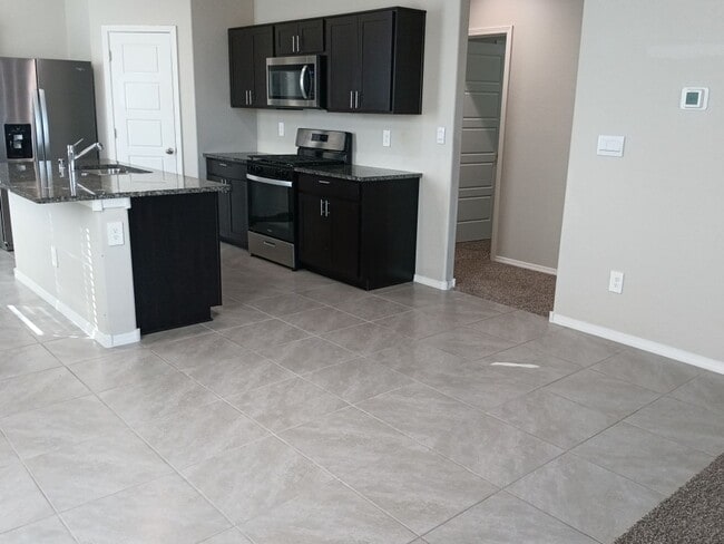 Building Photo - 3 Bedroom, 2 Bathroom Home! Schedule a Showing Today!