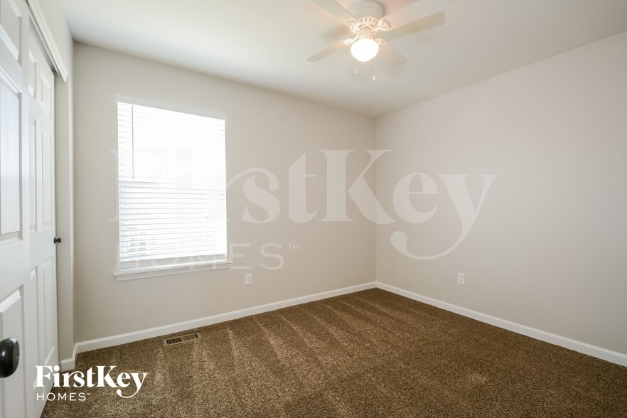 Building Photo - 3248 Charlestowne Crossing Dr