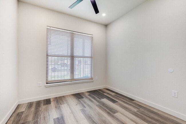 Building Photo - RENOVATED 4-BEDROOM IN SOUTH SAN ANTONIO