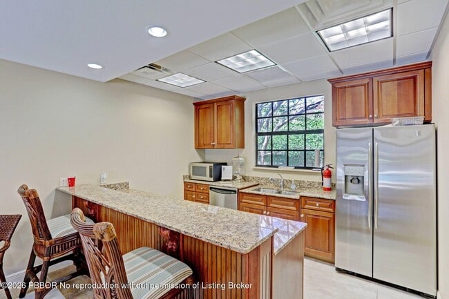 Building Photo - 803 del Sol Cir