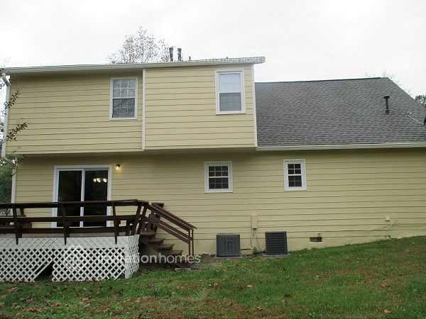 Building Photo - 3142 Country Lake Dr