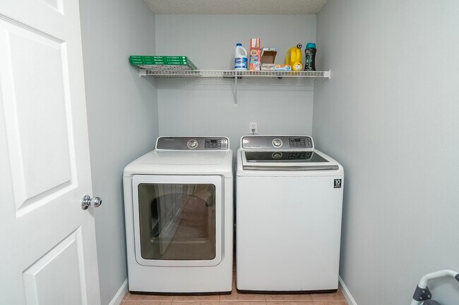 Building Photo - 1005 Bella Vista Blvd