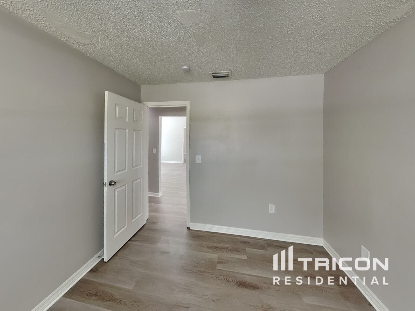 Building Photo - 2962 Woodpine Cir