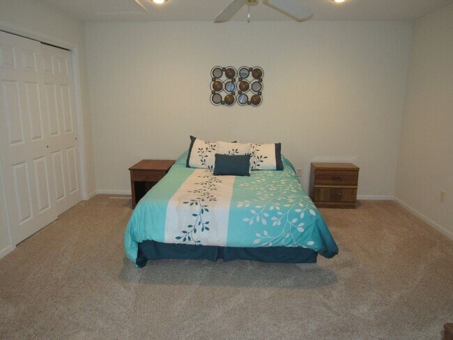 Building Photo - Osage Beach house for rent
