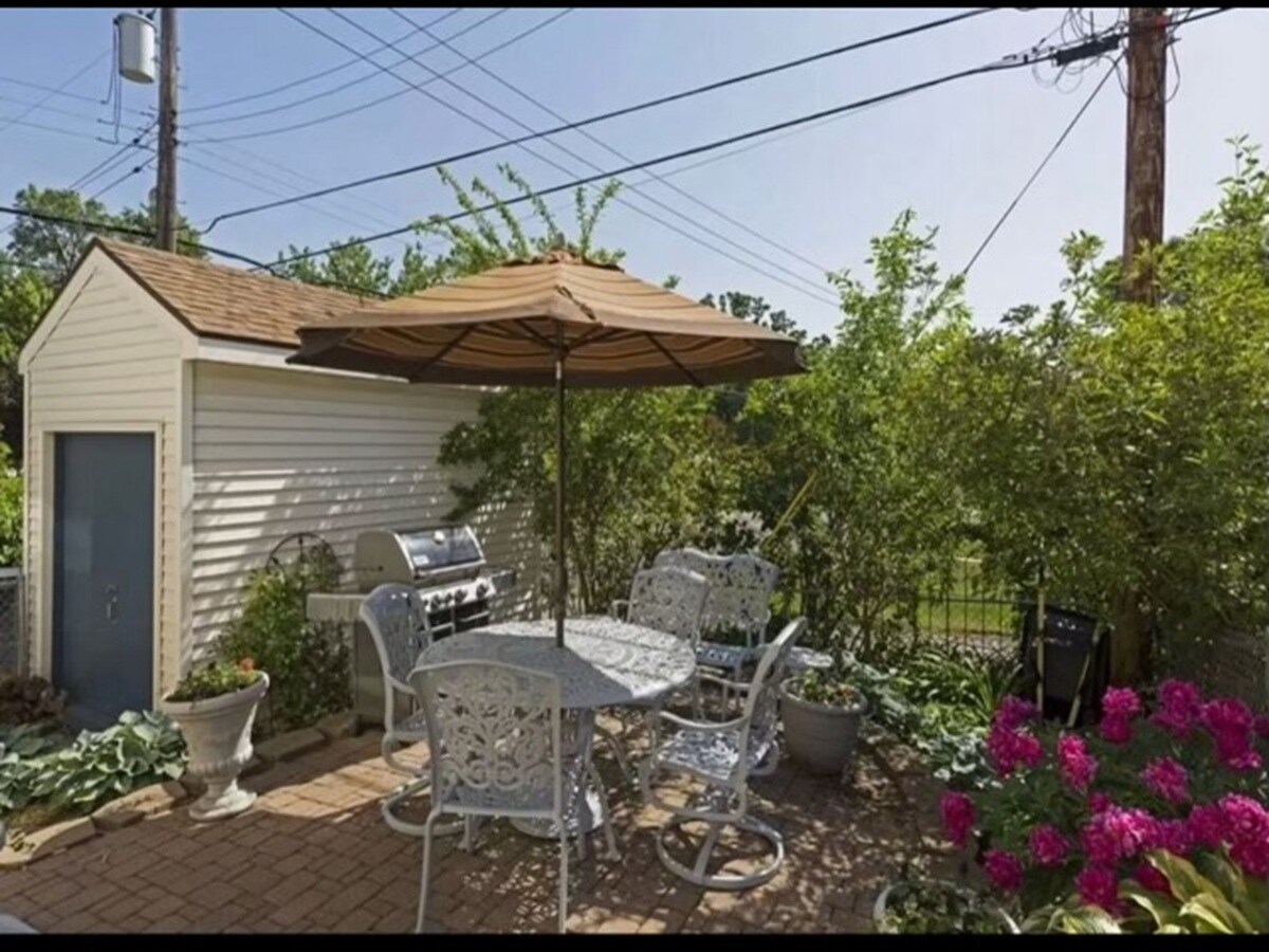 Building Photo - 5403 Pleasant Ave