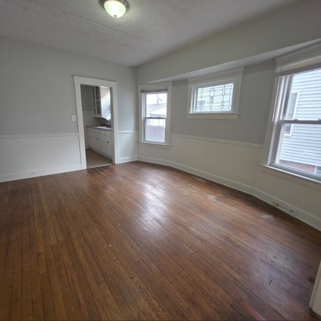 Building Photo - 1363 Cranford Ave