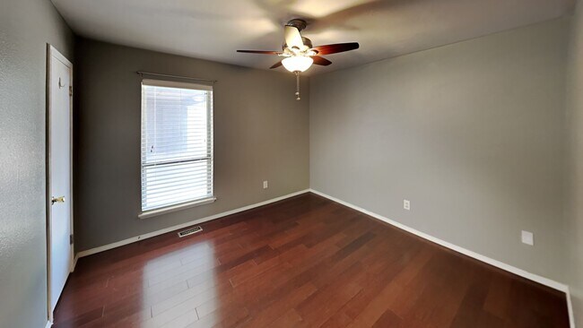 Building Photo - 3 Bedroom 2 Bathroom Home near Chisholm Creek, Quail Springs, and Highway 74 & the turnpike