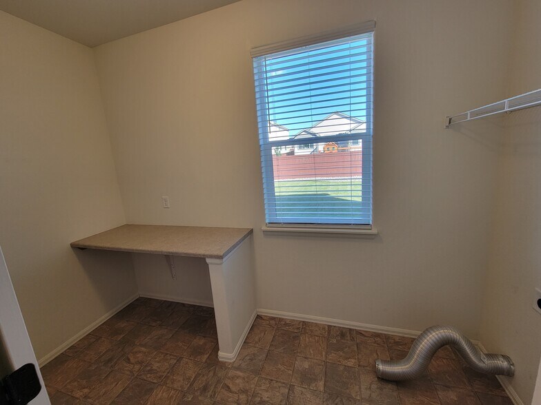 Building Photo - 1823 Abundance Dr