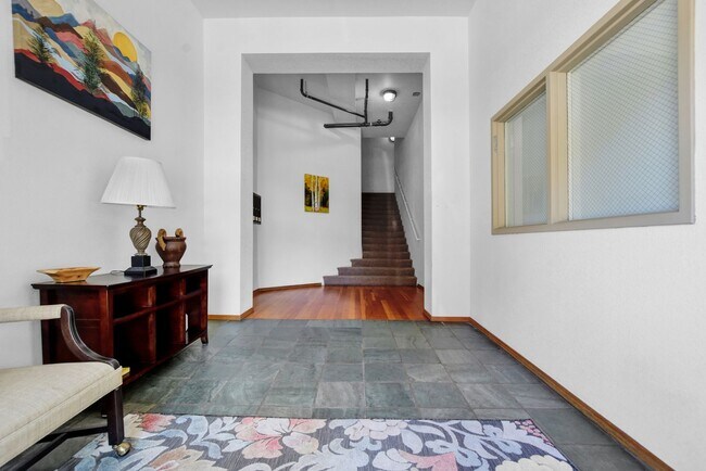 Building Photo - One-of-a-Kind Tejon Street Condo in Unbeatable Location! No Utility Setup Required!