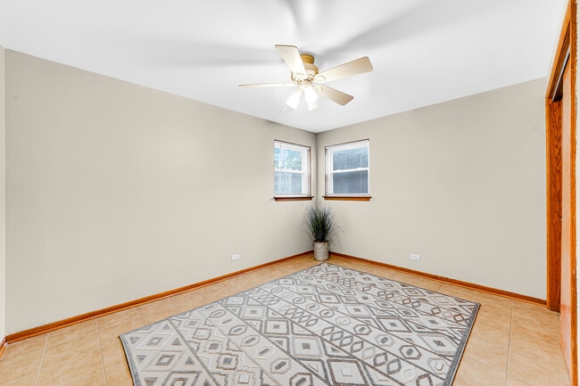 Building Photo - 4920 N Harlem Ave