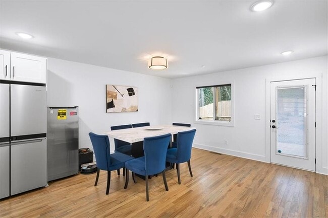 Building Photo - 1846 Rogers Ave SW