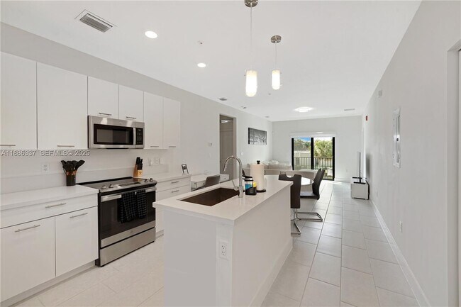 Building Photo - 8167 NW 41st St