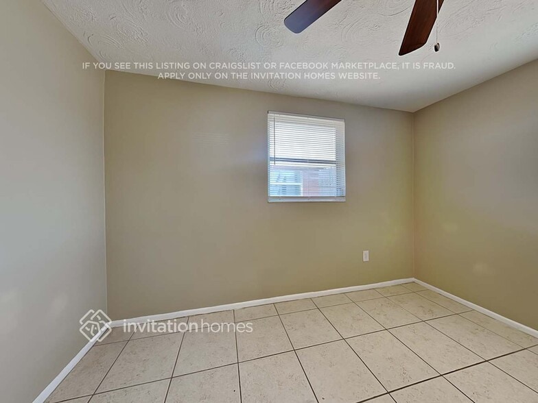 Building Photo - 3402 Eisenhower Dr