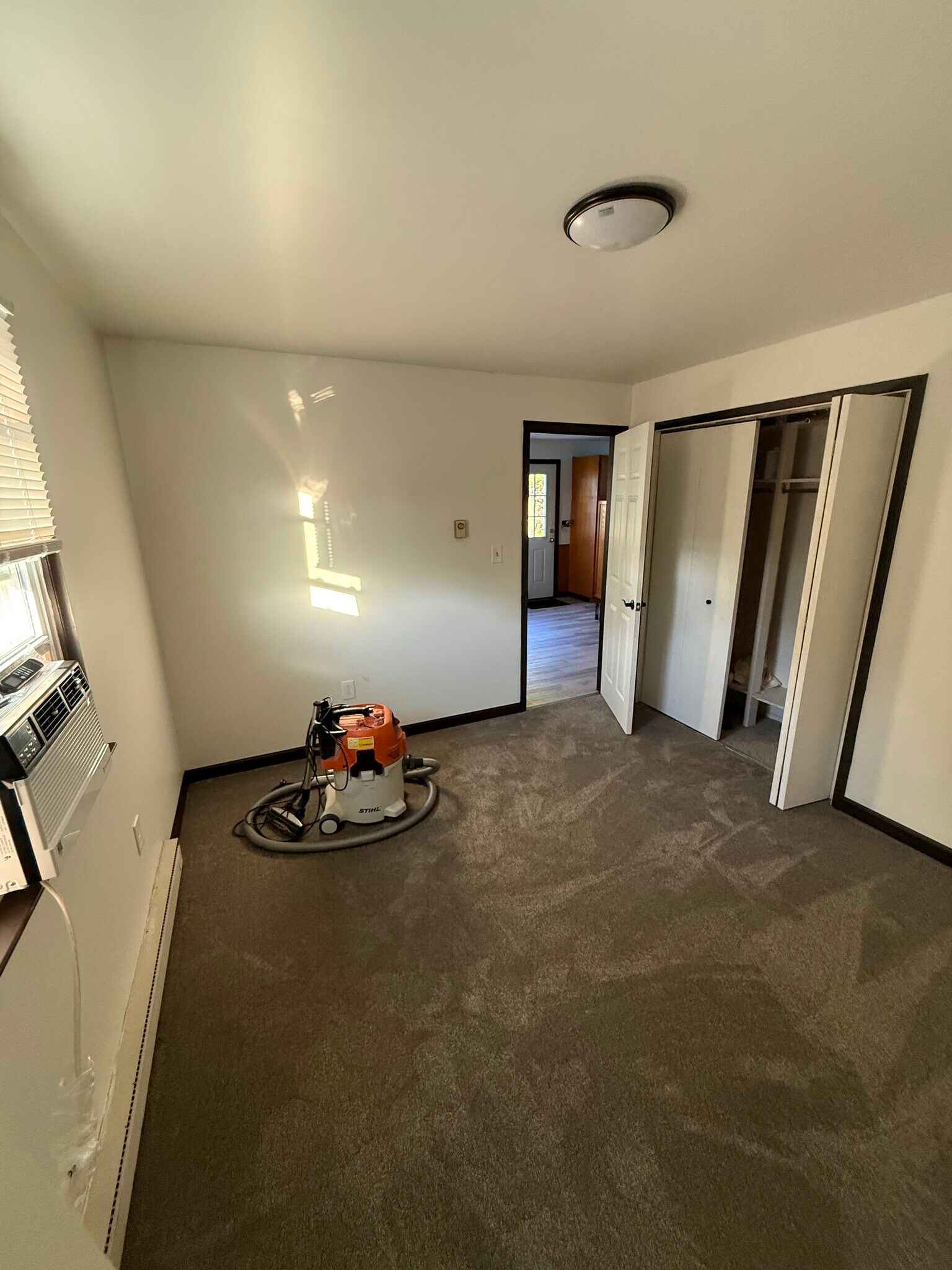 Building Photo - 6820 Rowe Dr