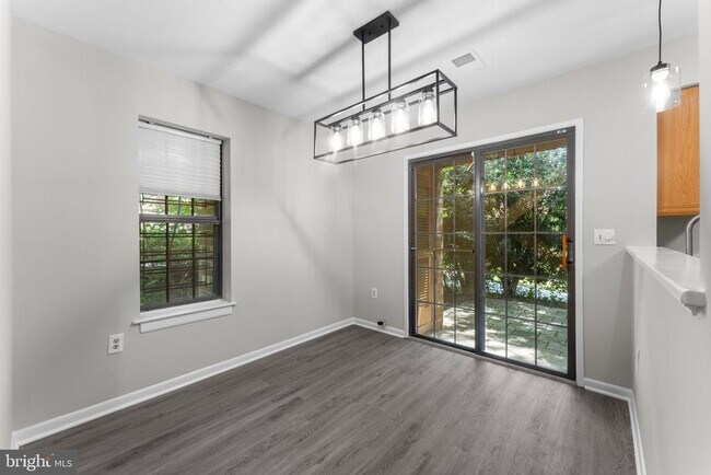 Building Photo - 11331 Headlands Ct
