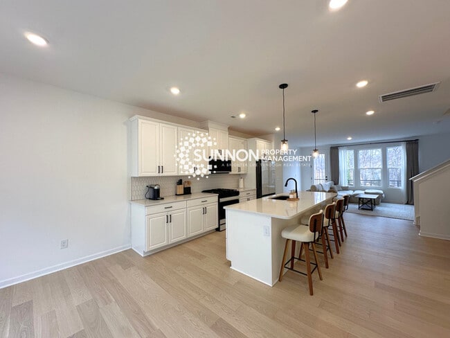 Building Photo - New 3 Bed Townhome in Mineral Springs