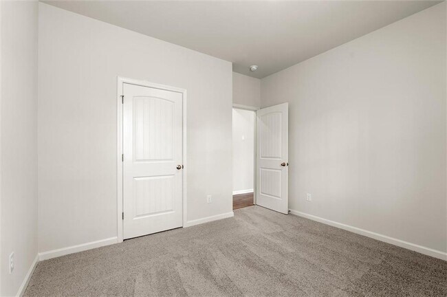 Building Photo - 348 Belmont Dr