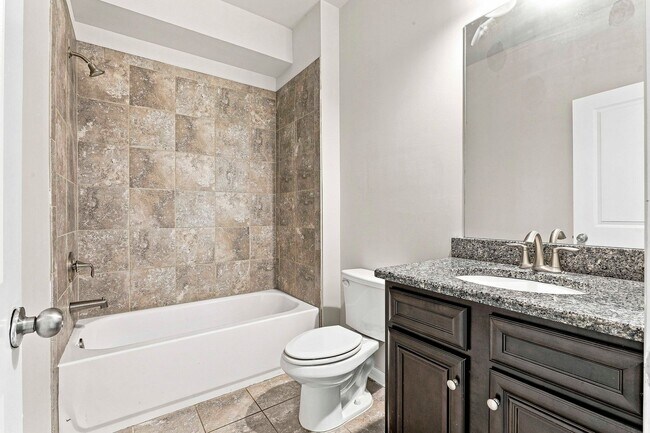 Building Photo - 636 Amrose Way