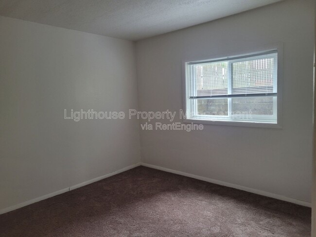 Building Photo - 2716 Nichols Rd