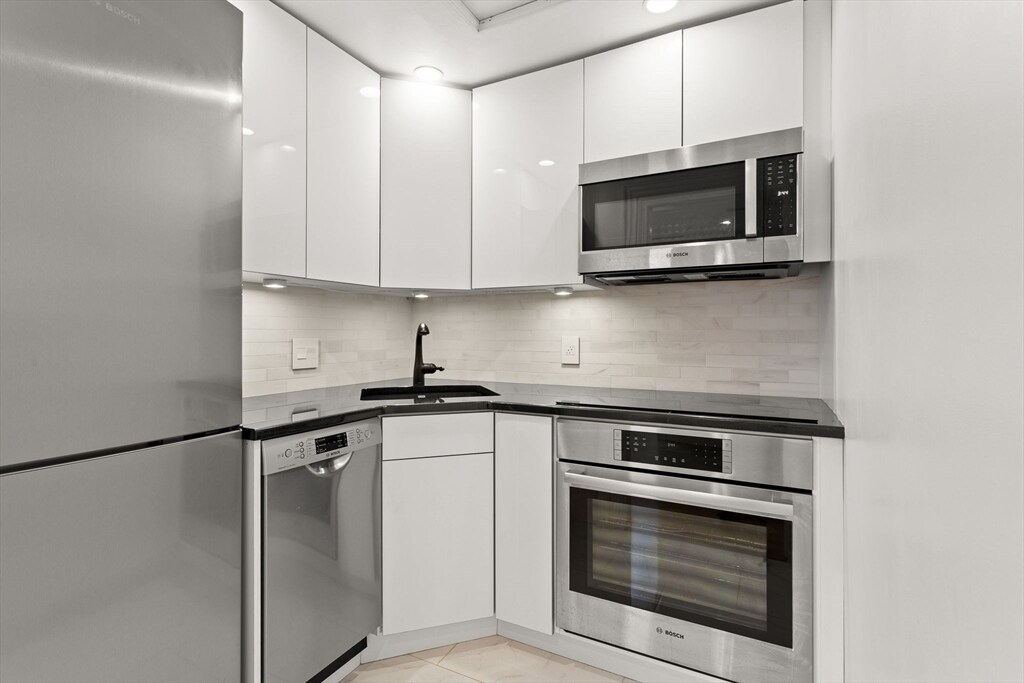 Building Photo - 127 Beacon St