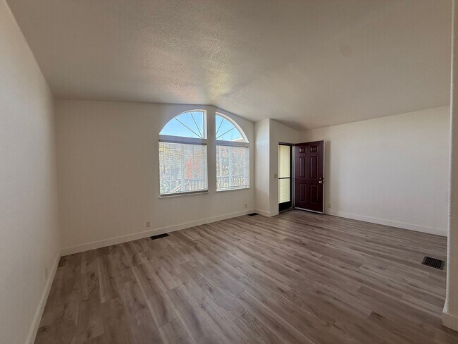 Building Photo - 4160 Jade St