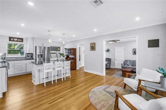 Building Photo - 2421 Covina Way S