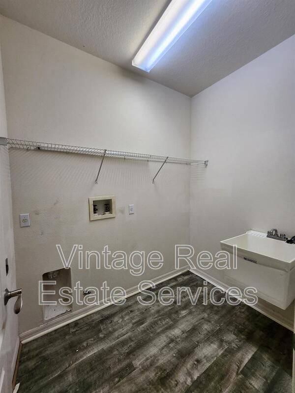 Building Photo - 9344 Mandrake Ct