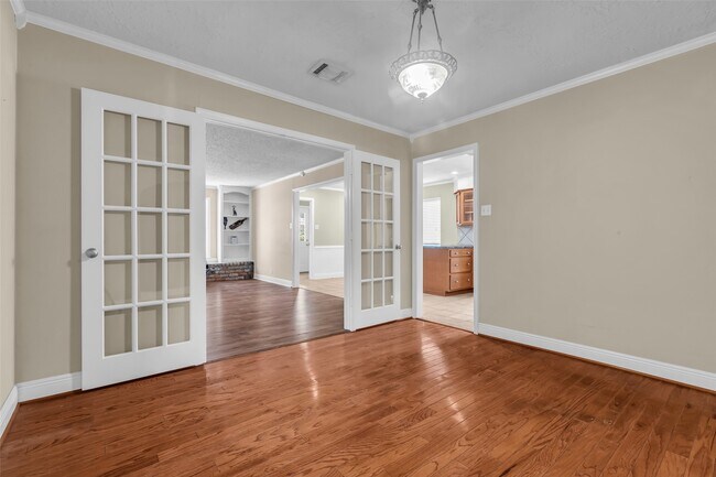 Building Photo - 23826 Farm Hill Dr