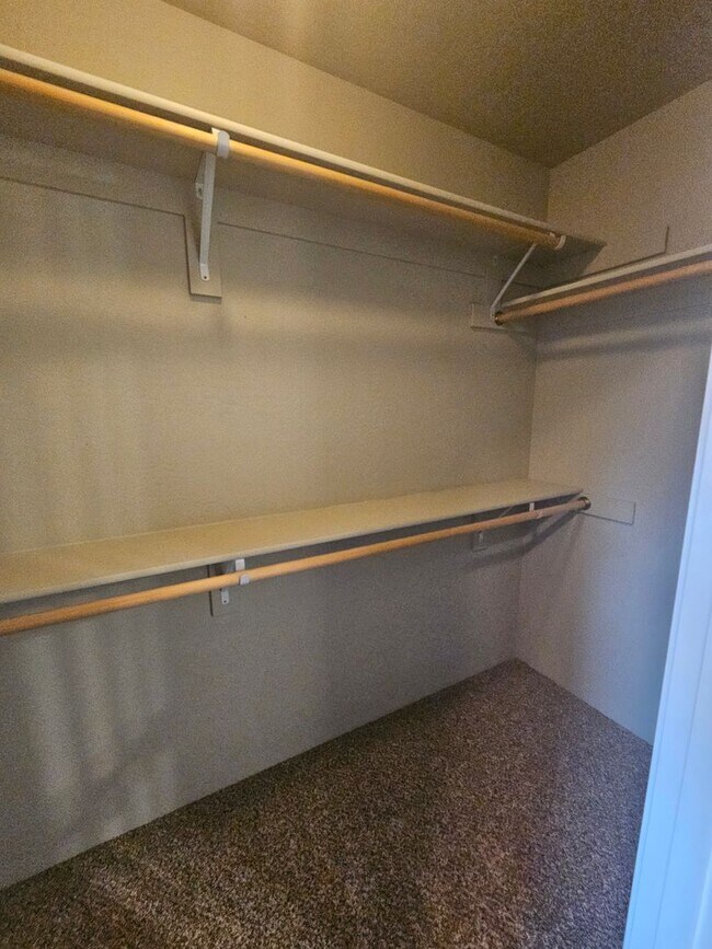 Building Photo - 1803012