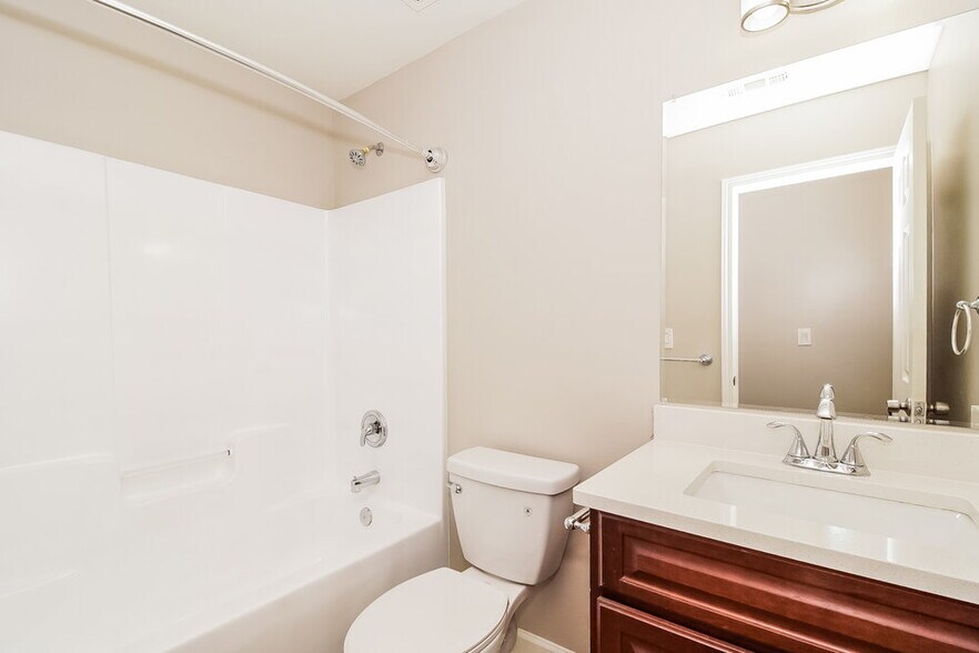 Building Photo - 11016 Thousand Oaks Dr