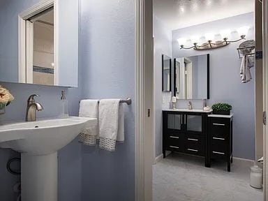 Building Photo - "Charming 2-Bedroom Retreat in Santa Clara - 920 Sq Ft of Comfort & Convenience!"