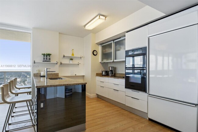 Building Photo - 1830 S Ocean Dr