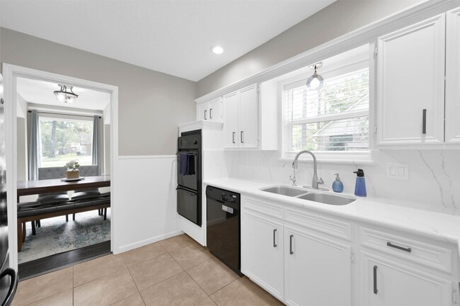 Building Photo - 223 Birchwood Dr