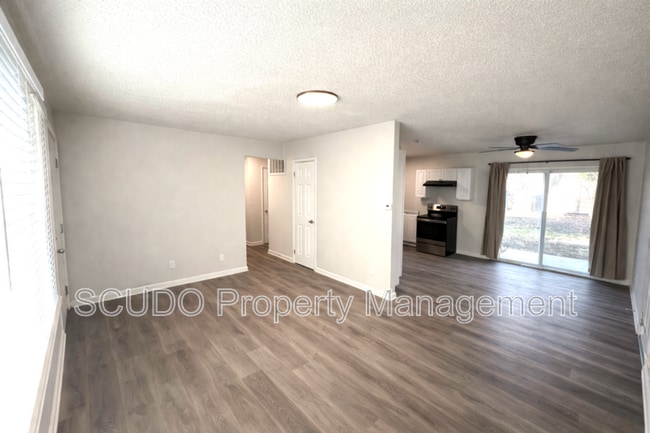 Building Photo - 11316 Donnelly Ave