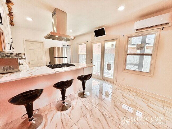 Building Photo - 513 N St NW