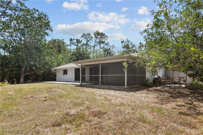 Building Photo - 28058 Oak Ln