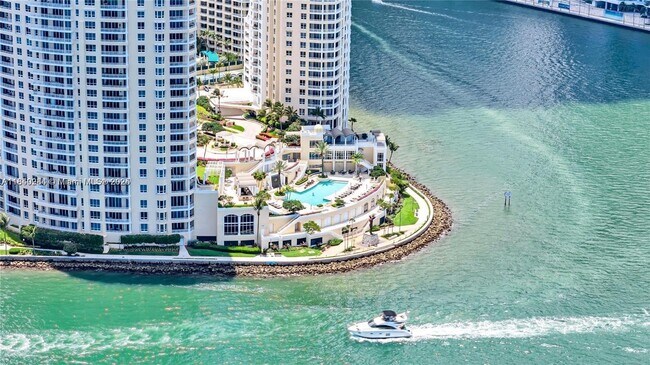 Building Photo - 848 Brickell Key Dr