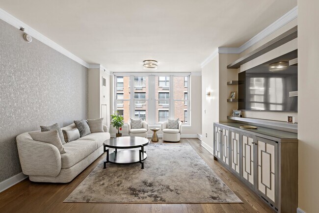 Building Photo - 1125 Maxwell Ln