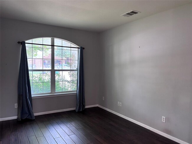 Building Photo - 1607 Teal Trail