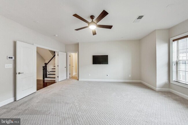 Building Photo - 605 Fair Winds Way