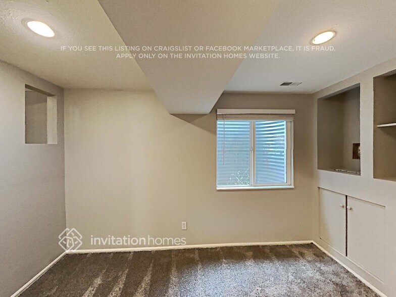 Building Photo - 12032 Monaco Dr