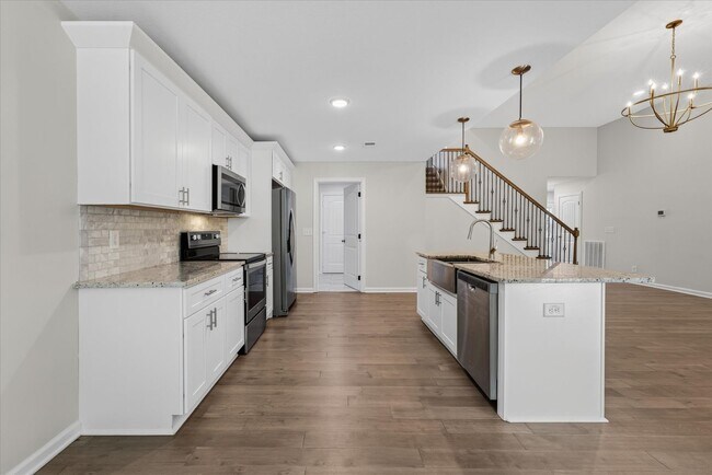 Building Photo - Like New Three Bedroom with Bonus!