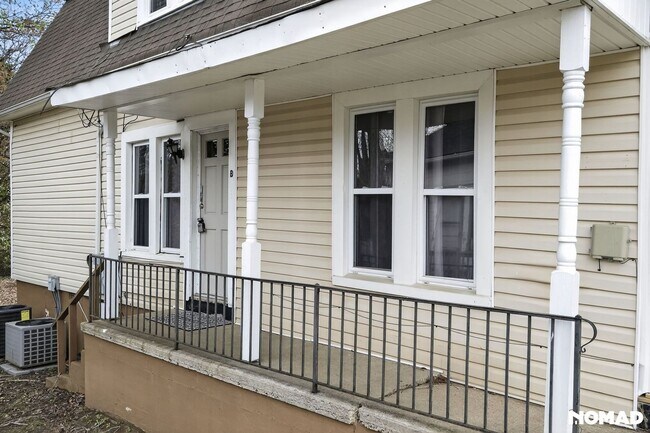 Building Photo - Charming 2BR Apartment in Winston Salem